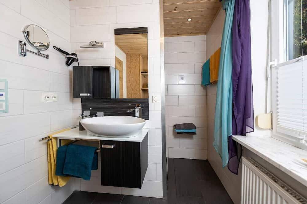 Ganze Wohnung, Liebevoll eingerichtete Ferienwohnung mit moderner Ausstattung und Terrasse in Pleystein, Naturpark Nördlicher Oberpfälzer Wald