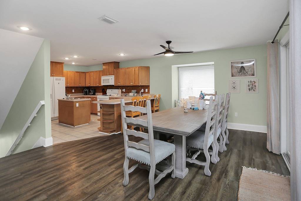 Elevator, Game Room, Tesla Charger, Pool~ Endless Summer in Cape San Blas