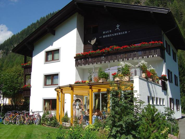 Ferienwohnung für 2 Personen, mit Balkon und Terrasse sowie Garten in Mallnitz