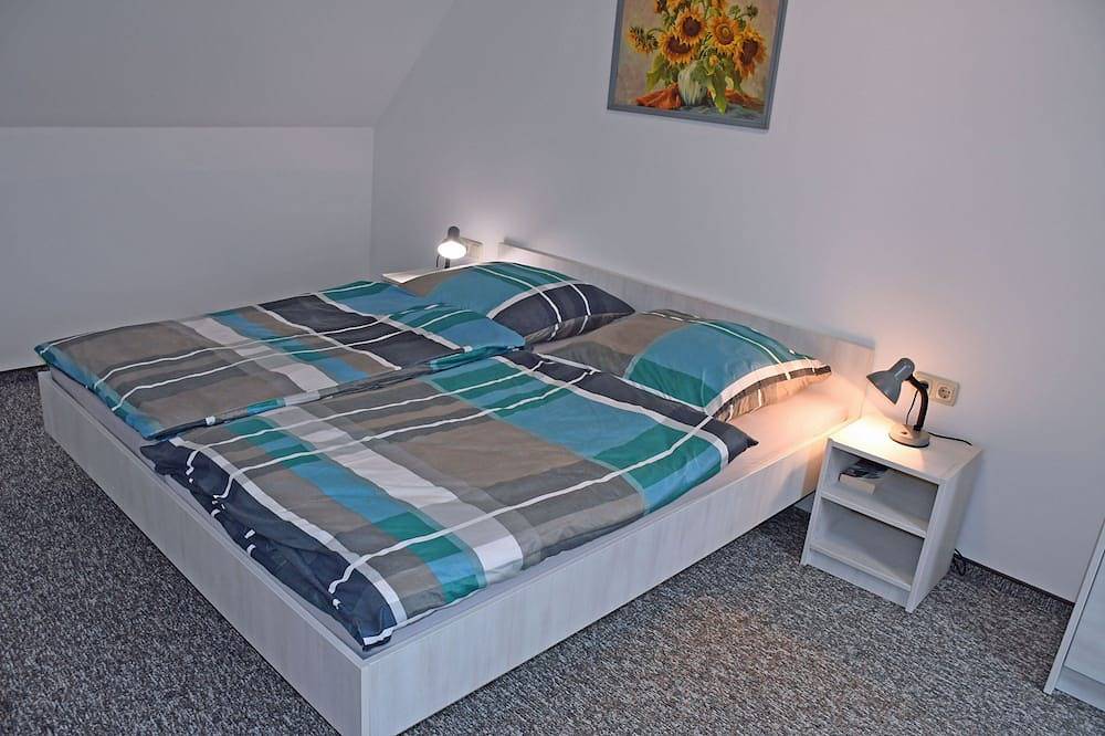 Ganze Wohnung, Ferienwohnung Tilda mit Terrasse - Ferienwohnungen Udars auf Rügen in Schaprode, Rügen