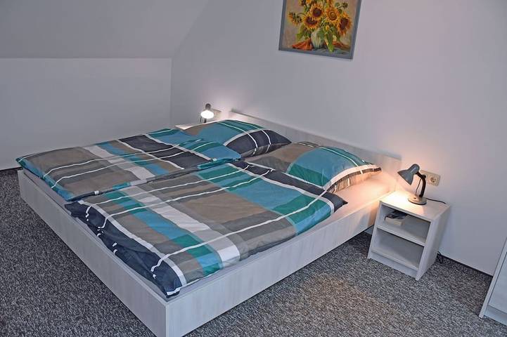 Ganze Wohnung, Ferienwohnung Tilda mit Terrasse - Ferienwohnungen Udars auf Rügen in Schaprode, Rügen