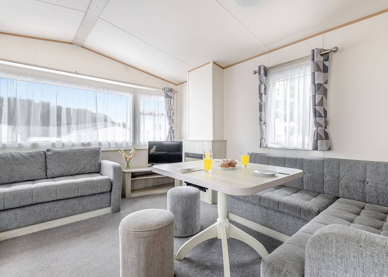 Gold 4 Bedroom Caravan with parking and decking in Skegness, Lincolnshire