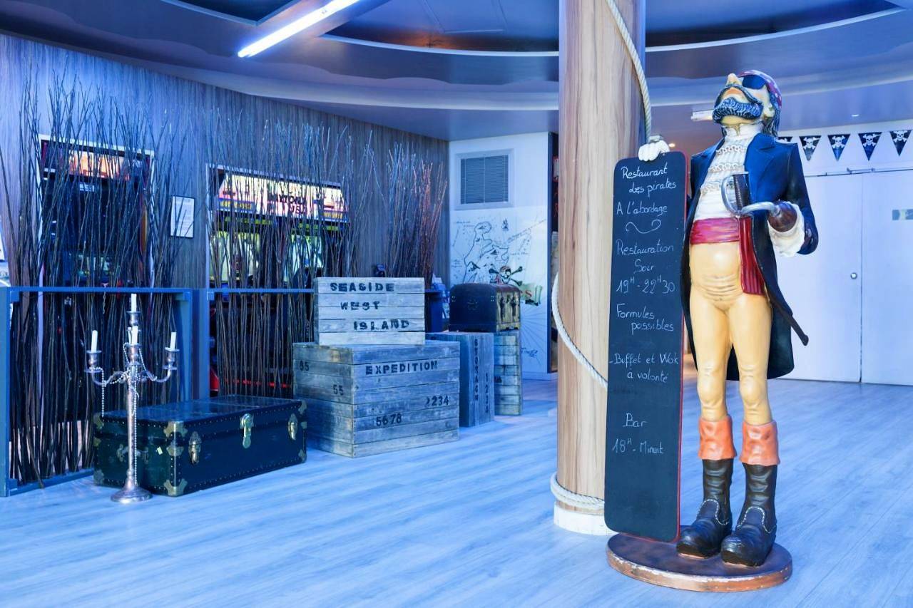 Hôtel Du Parc - Pirates in Chasseneuil-du-Poitou, Vienne (France)