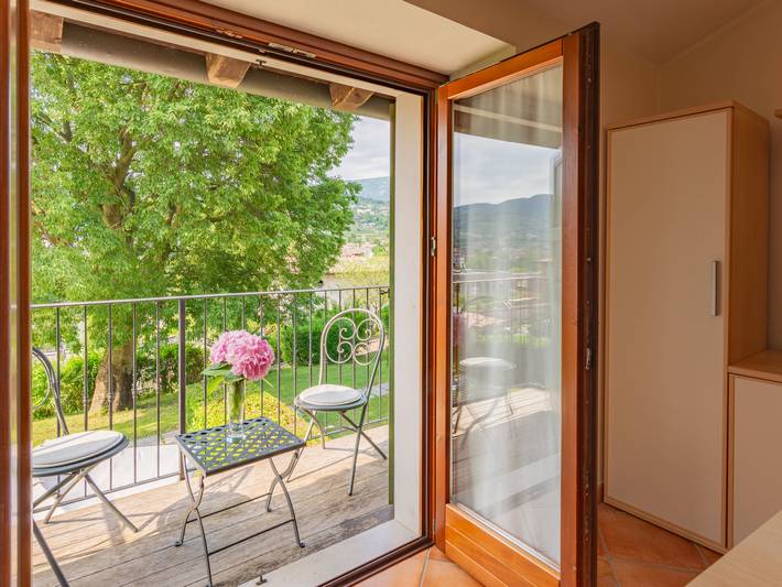 Ferienwohnung für 4 Personen, mit Balkon und Terrasse sowie Garten und Ausblick in Garda - 4