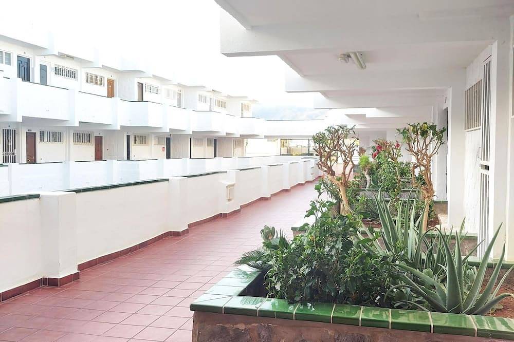 Entire apartment, Blue Apartment, Wifi Free in Costa del Silencio, Arona