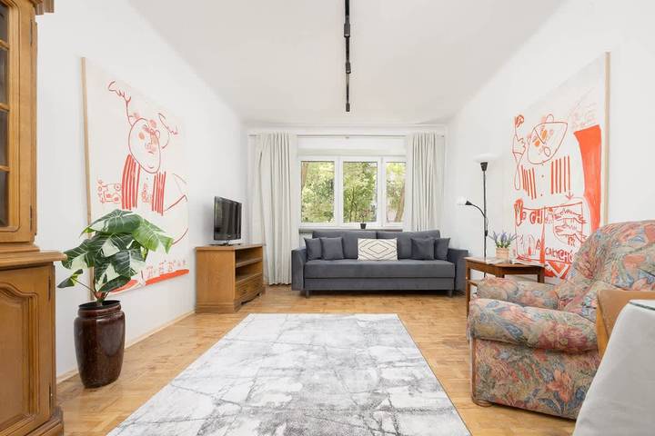 Entire apartment, Climatic Apartment | 2 Bedrooms, Close to Center in Warsaw Śródmieście, Warsaw