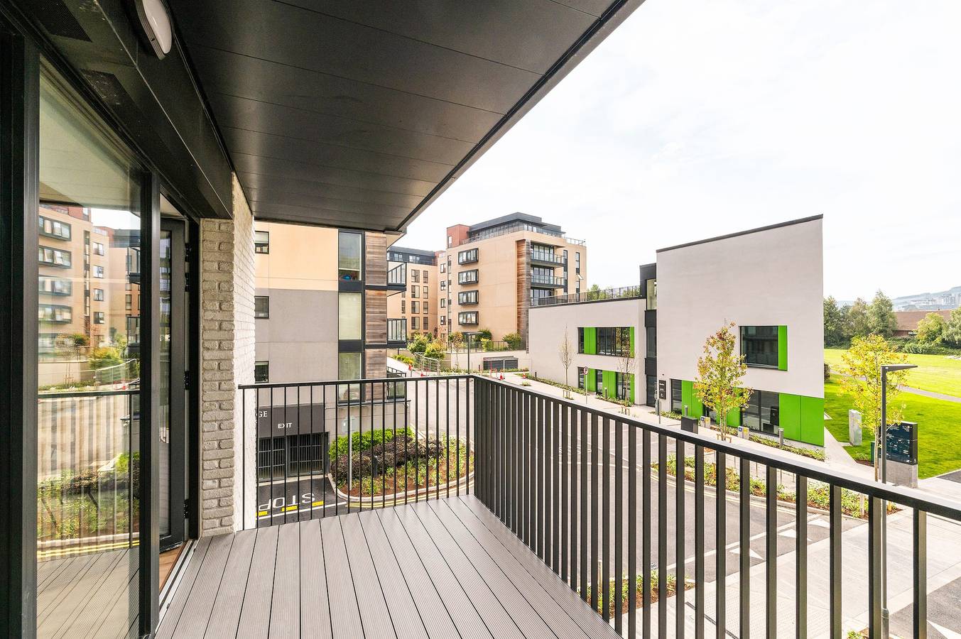 Ganze Wohnung, Ferienwohnung für 4 Personen mit Balkon/Terrasse in Dún Laoghaire-Rathdown, County Dublin