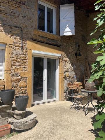 Gîte pour 2 personnes, avec terrasse à Saint-Germain-Nuelles