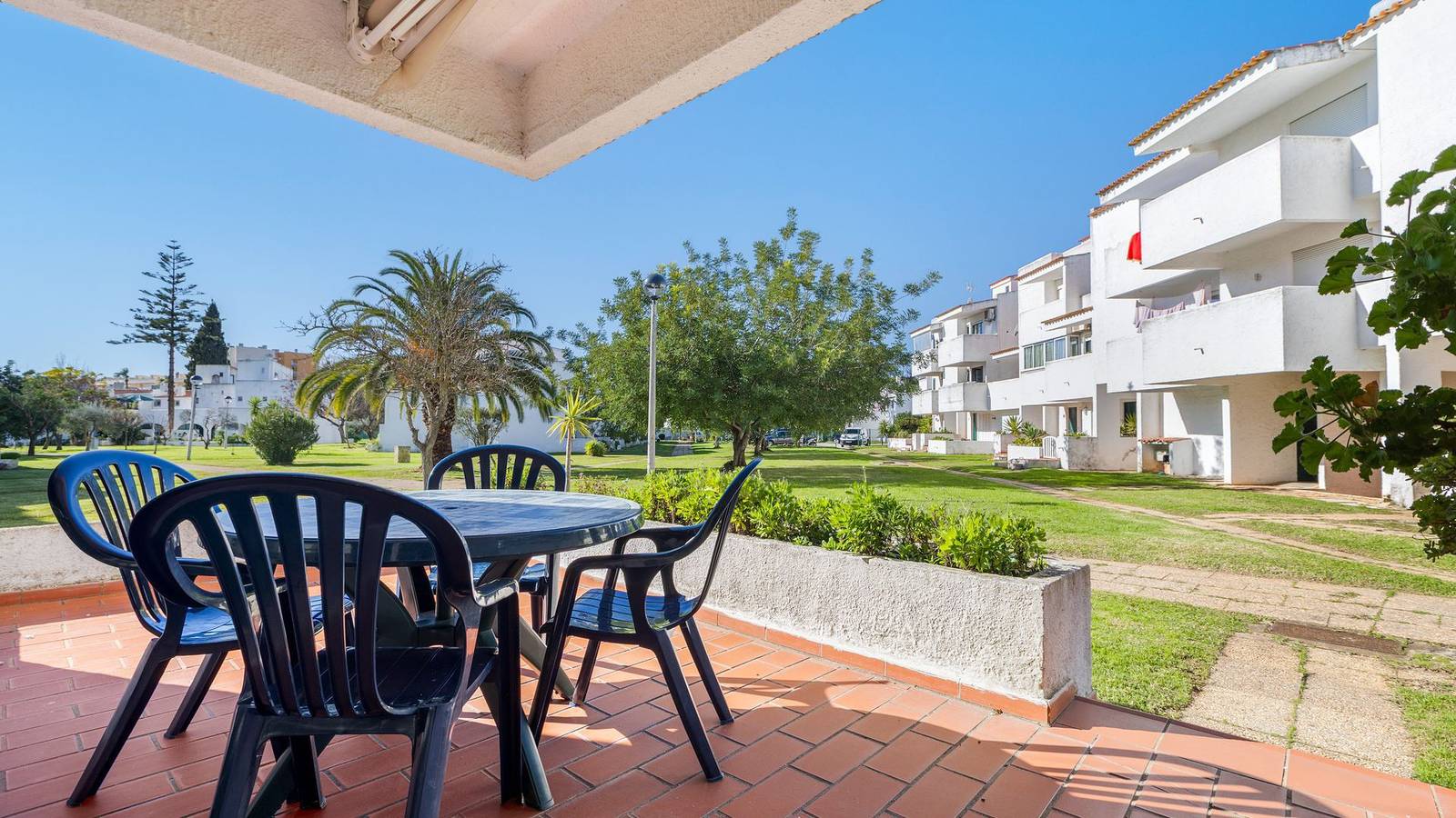 Ganze Wohnung, Ferienwohnung für 5 Personen mit Balkon in Quarteira, Faro Distrikt