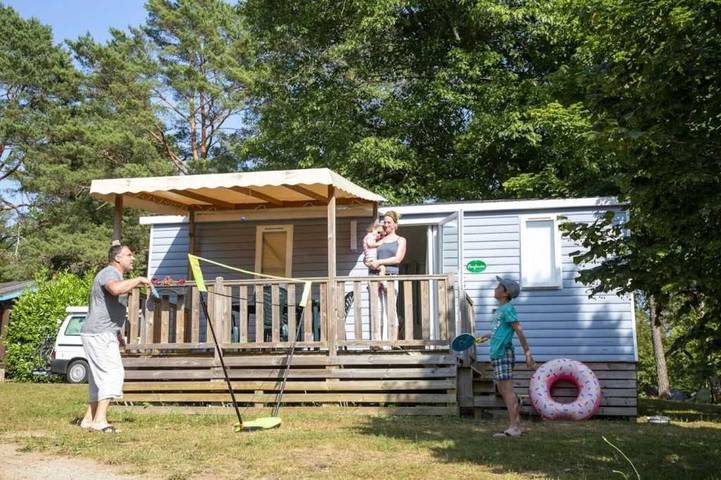 Camping pour 6 personnes, avec piscine, animaux acceptés en Corrèze