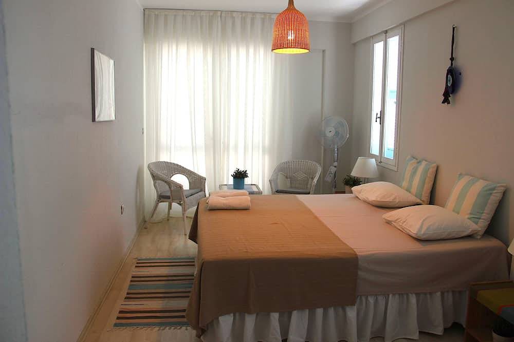 Charming 3-bedroom Villa & Private Pool in Tranquil Olive Tree Garden in Cesme, Türkische Ägäis