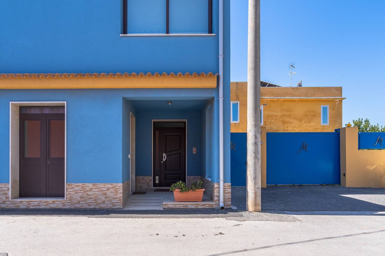 Entire apartment, Holiday Apartment "San Martino Riccardo" with Balcony & Wi-Fi in Cassibile, Syracuse Province