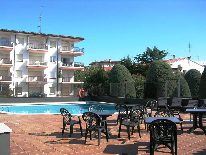 Ferienwohnung für 4 Personen, mit Terrasse und Garten sowie Pool in Estartit - 2