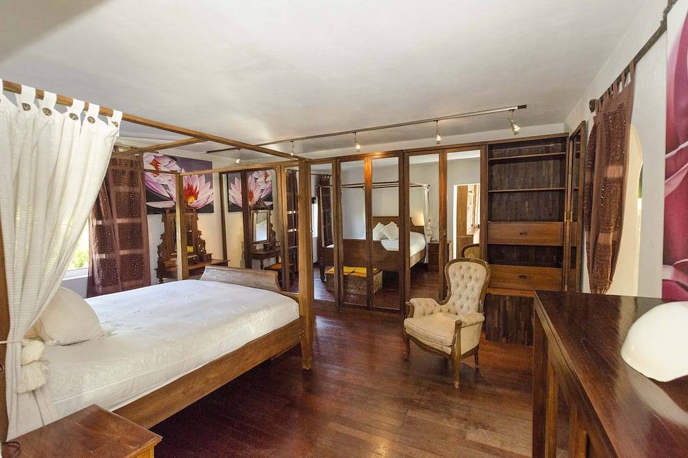 Villa Brisa  Estancia Turistica En Ibiza[ Máximo  6 personas ] No Party  Villa. in Cap Martinet, Santa Eulària des Riu