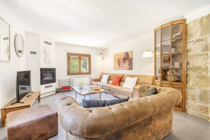 Casa rural para 16 personas, con vistas al lago y jardín en Noguera - 4