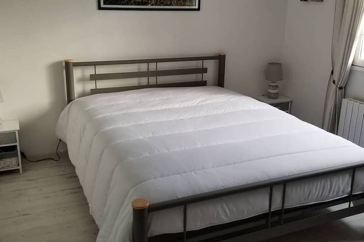 Location de vacances pour 4 personnes, avec terrasse et jardin dans Plage des Sables-Vignier - 3