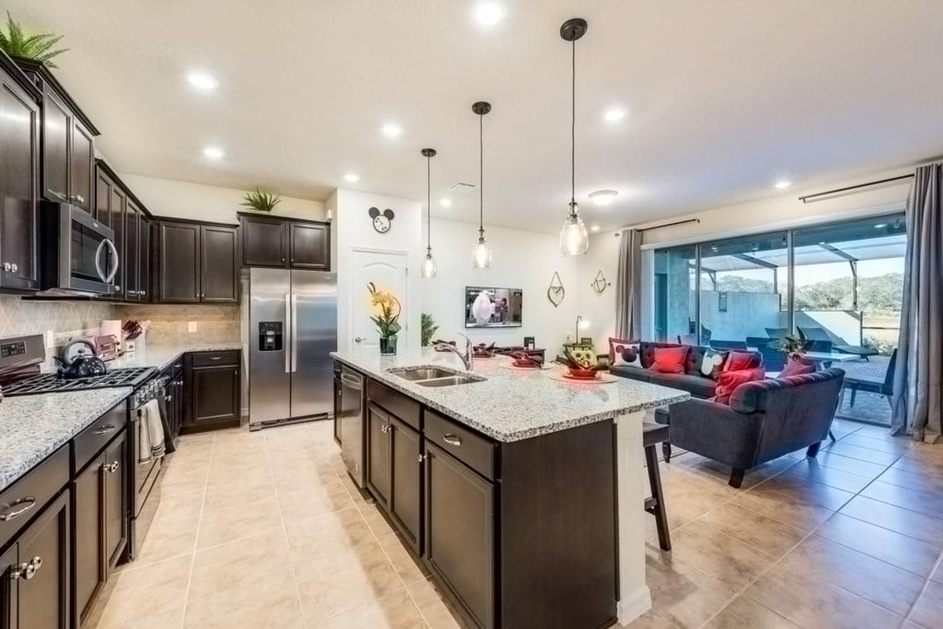 Magic Retreat near Disney, sleeps 12 Private Pool Sol101 in ChampionsGate, Central Florida