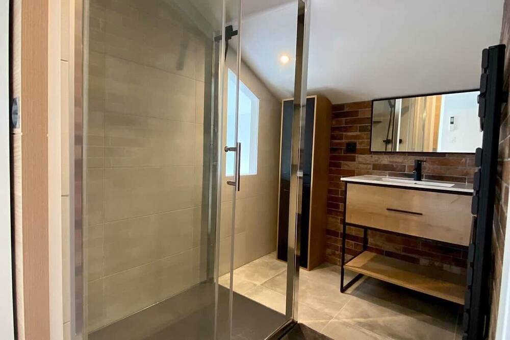 Logement luxe/ spa privatif à 20 min de Bordeaux in Saint-André-de-Cubzac, Région de Blaye