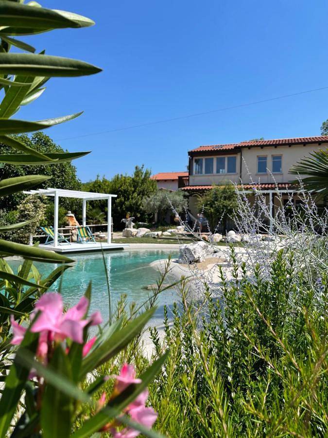 Appartamento per 2 persone, con Terrazza e Idromassaggio nonché Giardino e Piscina a Coriano