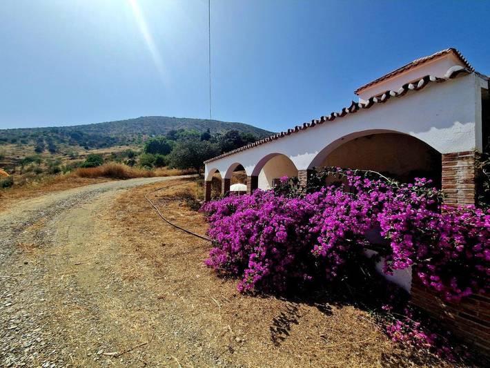 Casa rural para 8 personas, con piscina además de jardín y vistas en Almogía - 2