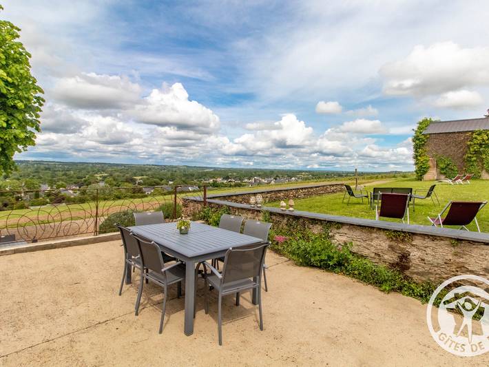 Gîte pour 4 personnes, avec Terrasse ainsi que Jardin et Vue