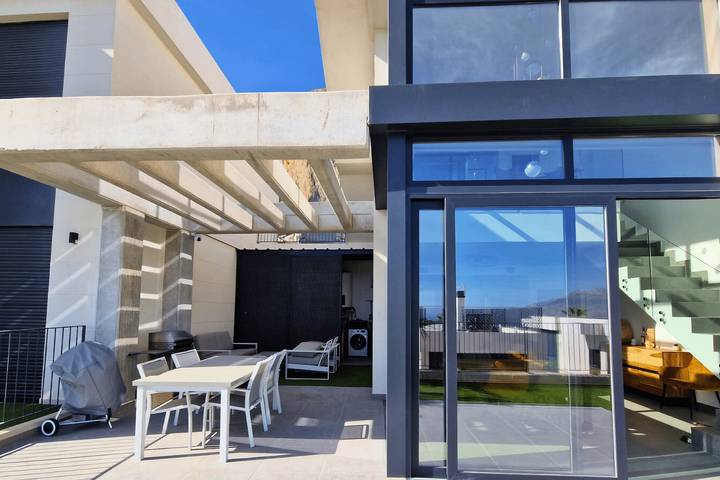 Casa rural para 6 personas, con jacuzzi además de jardín y piscina en Polop de la Marina - 2