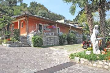 Ferienpark für 6 Personen in San Felice del Benaco, Gardasee-Berge, Bild 3