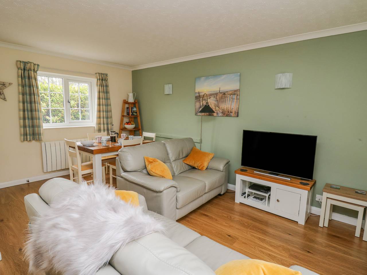 Oak Tree Cottage in Cardigan Bay
