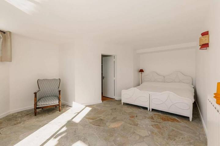 Location de vacances pour 12 personnes, avec vue ainsi que piscine et jardin à Bassussarry - 4