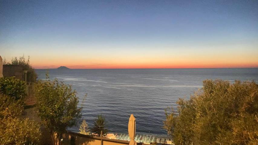 Location de vacances pour 5 personnes, avec vue et terrasse à Tropea - 2