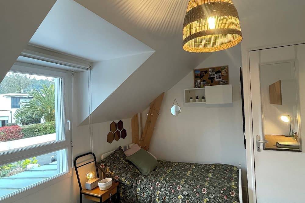 Arradon, Gulf of Morbihan. House 3 bedrooms, sleeps 6, garden in Arradon, Côte des Mégalithes