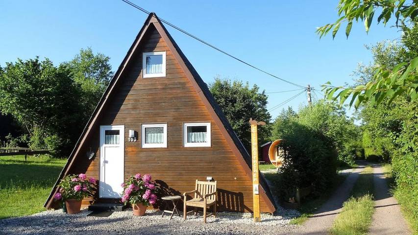 Ferienhaus für 4 Personen, mit Terrasse und Garten sowie Sauna