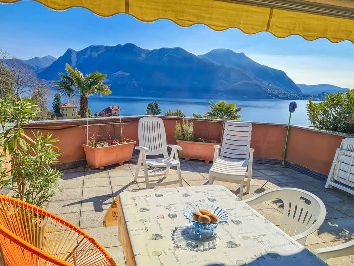 Gîte pour 2 personnes, avec balcon ainsi que piscine et vue sur le lac à Ghiffa - 2