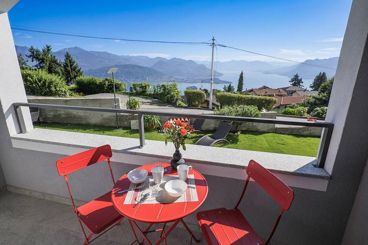 Ferienwohnung für 6 Personen, mit Balkon und Seeblick sowie Ausblick und Garten, mit Haustier in Comune di Stresa - 3