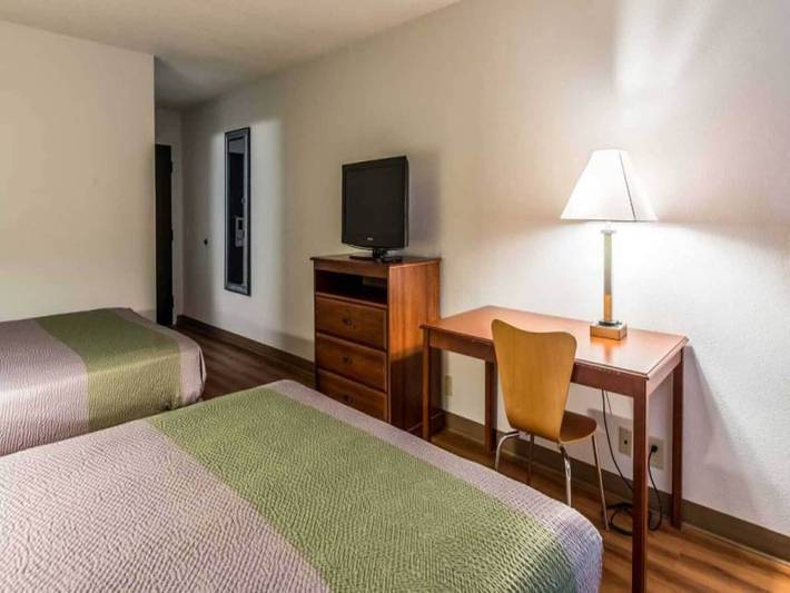 Entire apartment, 2 Queen Beds | Non-Smoking, Micfridge in Virginia