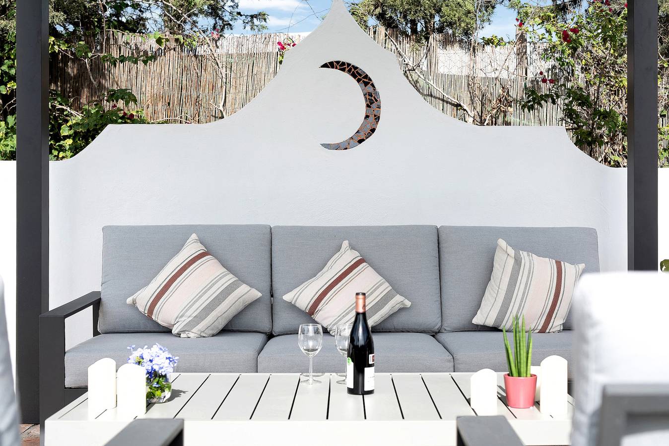 Entire studio, Loft 'Villa la Luna La Casita' with Shared Pool, Terraces & Wi-Fi in Vejer de la Frontera, Costa de la Luz