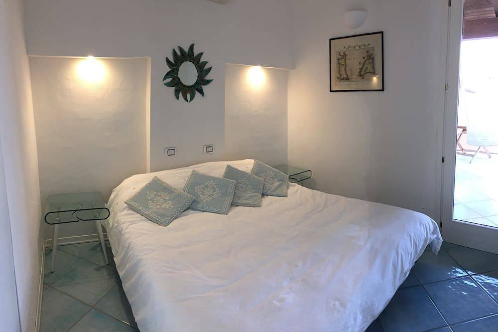 Ganze Wohnung, Luxuriöse und komfortable 120m2 Wohnung mit herrlichem Blick und direktem Zugang zum Meer. in Porto Istana, Gallura