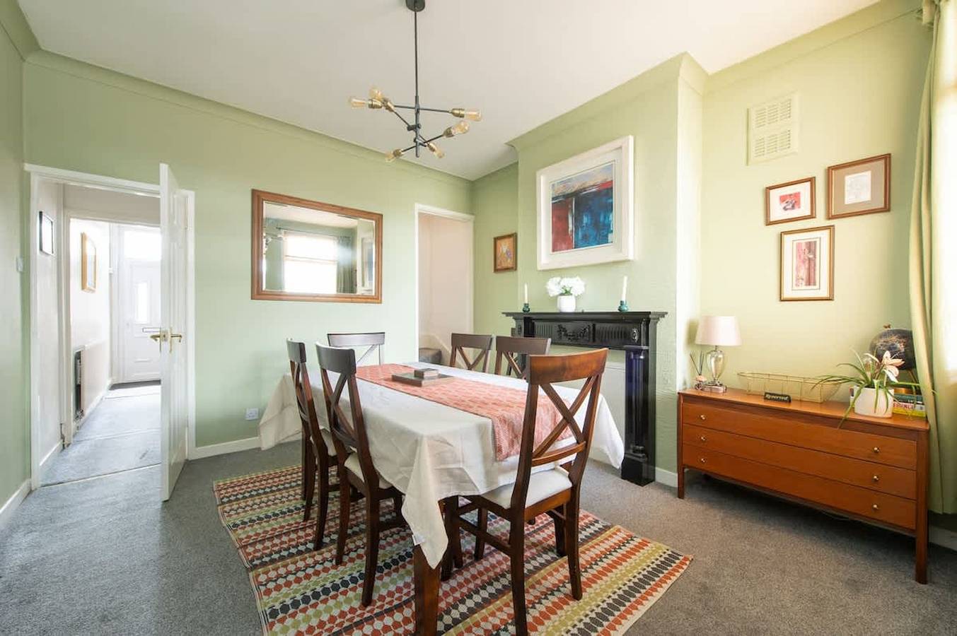 Central 2 Br Cosy House in Warwickshire