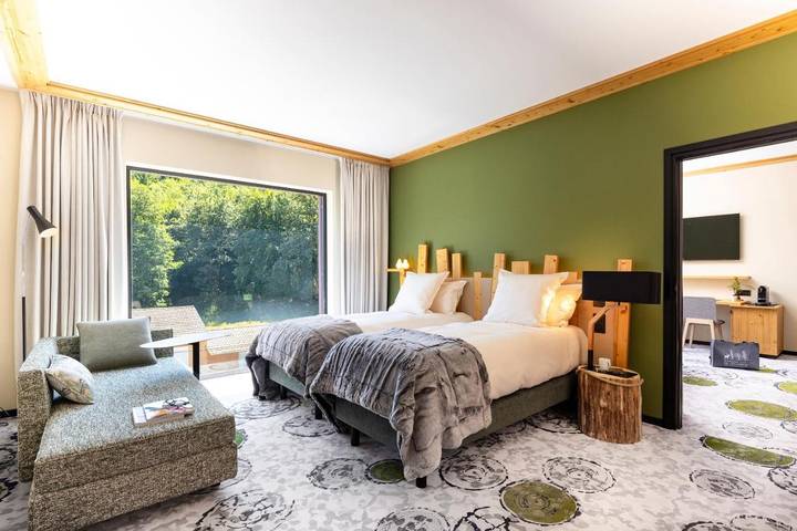 Hôtel pour 3 personnes, avec Terrasse et Jacuzzi ainsi que Jardin et Sauna