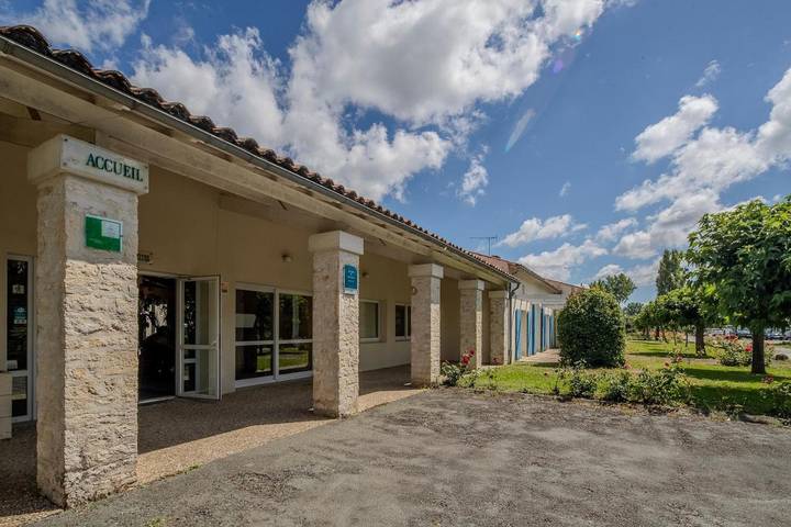 Parc de vacances pour 6 personnes, avec jardin ainsi que piscine et terrasse en Vendée - 2