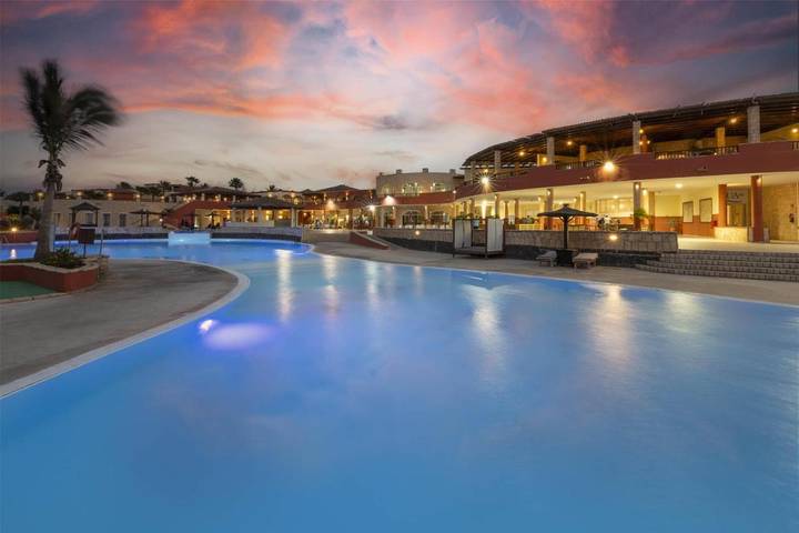 Hôtel pour 2 personnes, avec piscine ainsi que bassin pour enfant et jardin dans Boa Vista (homonymie) - 4