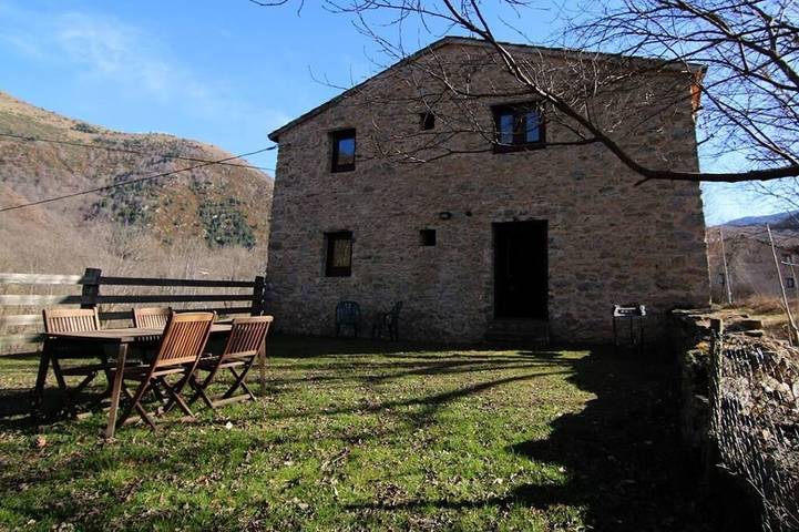 Gîte pour 5 personnes, avec Balcon et Jardin à Pardines