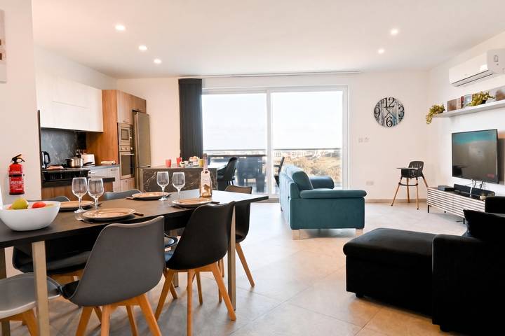Apartamento entero, A Sunny Bay View + shared pool Gozo in Xaghra, Gozo