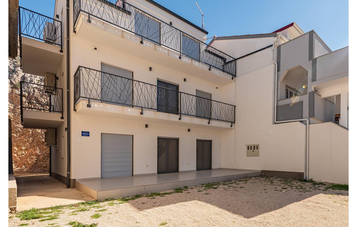 Cały apartament wypoczynkowy, Apartament wakacyjny dla 5 osób z ogród in Metajna, Pag (Wyspa)