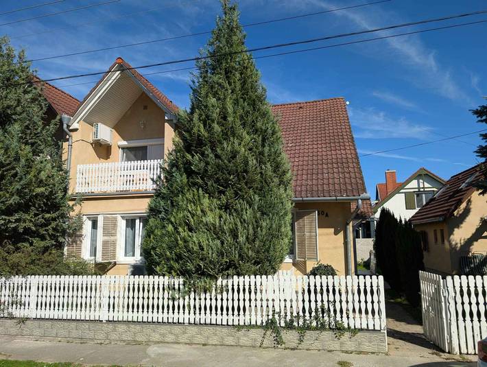 Ferienwohnung für 7 Personen, mit Balkon und Garten in Ungarn