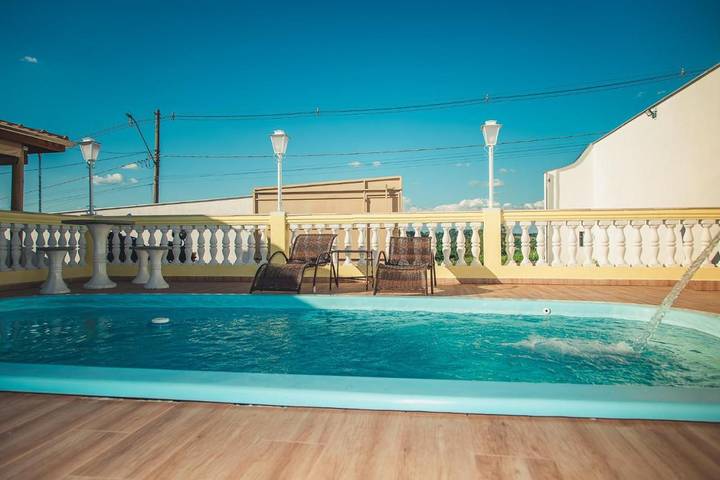 Casas e apartamentos de temporada para 10 pessoas, com vista e piscina e ainda jardim em Socorro