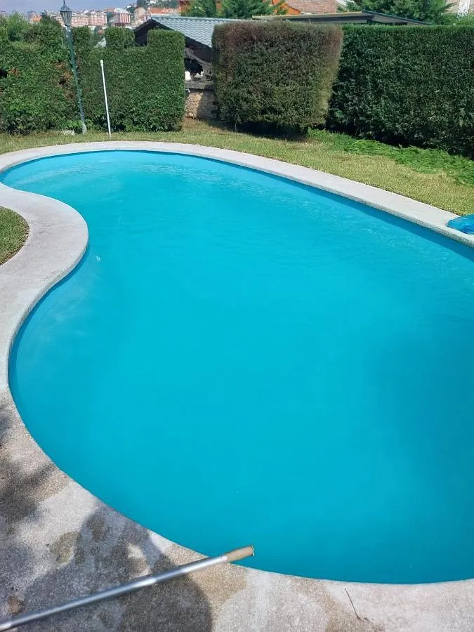 Casa de vacaciones para 7 personas, con jardín además de terraza y piscina - 1