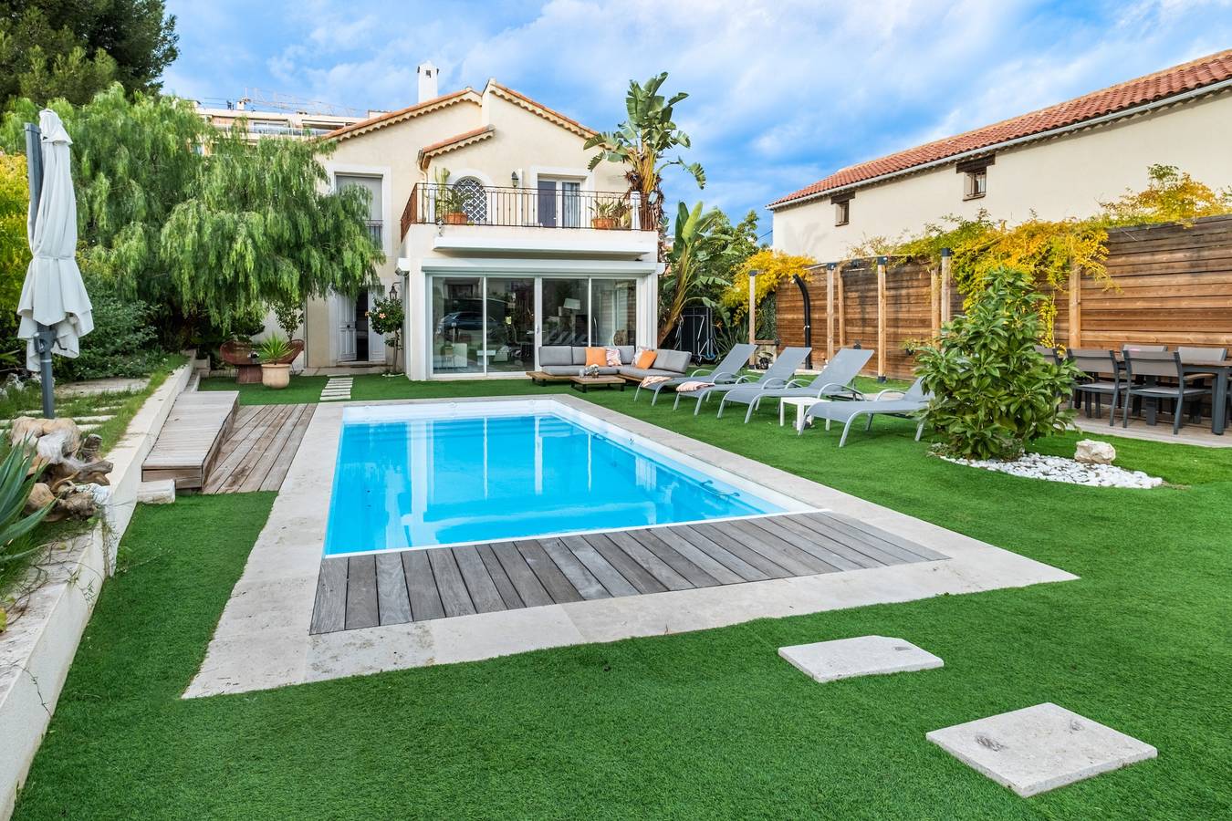 Villa for 8 Guests by the Sea with Private Pool, Wi-Fi, and Air Conditioning in Cagnes-sur-Mer, Mediterranean Coast (France)