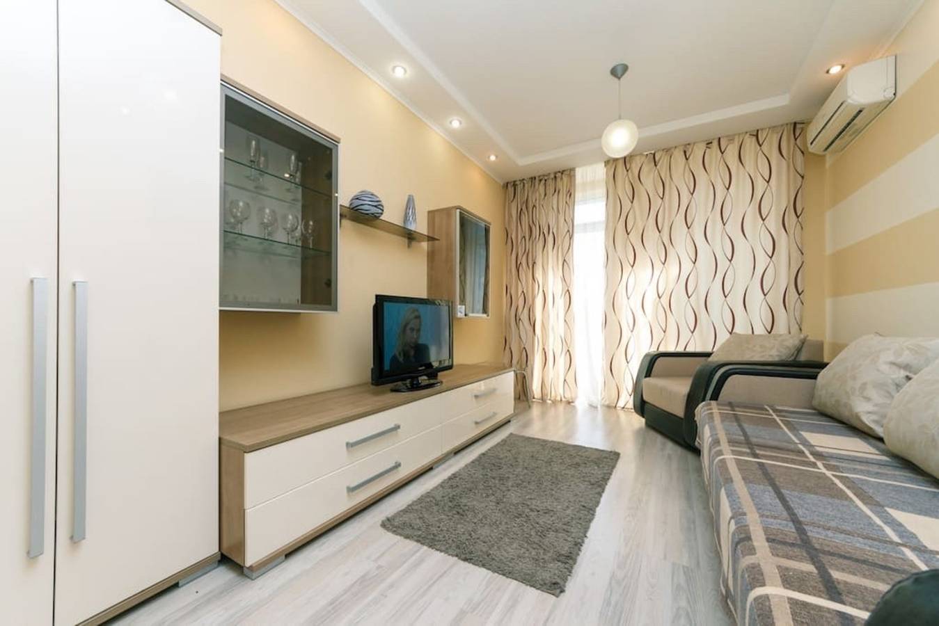 Entire holiday apartment, Two-room. 54 Khreshchatyk St. Centre of Kiev in Kyiv, Shevchenkivskyi district