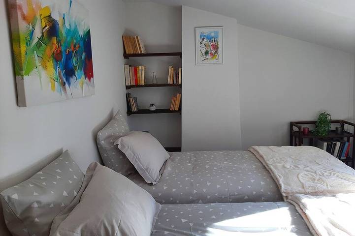 Location de vacances pour 8 personnes, avec balcon ainsi que jacuzzi et jardin, animaux acceptés à Châteauneuf-de-Bordette - 2